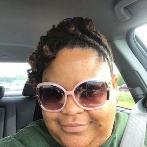 Meet your Posher, Angelica